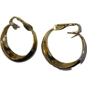 Small gold hoops